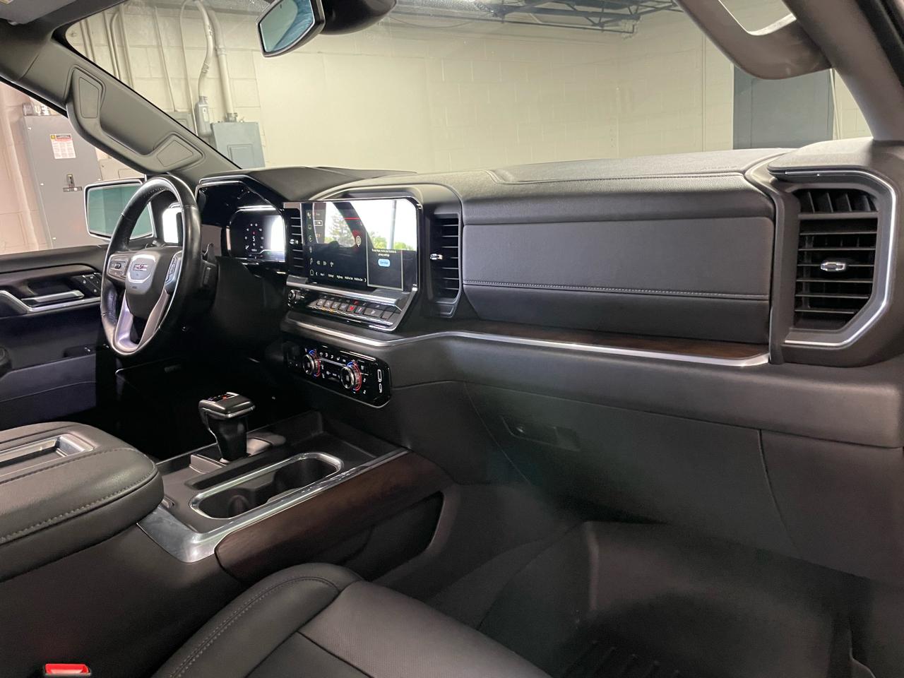GMC Sierra 1500 SLT Crew Cab 4WD 2022