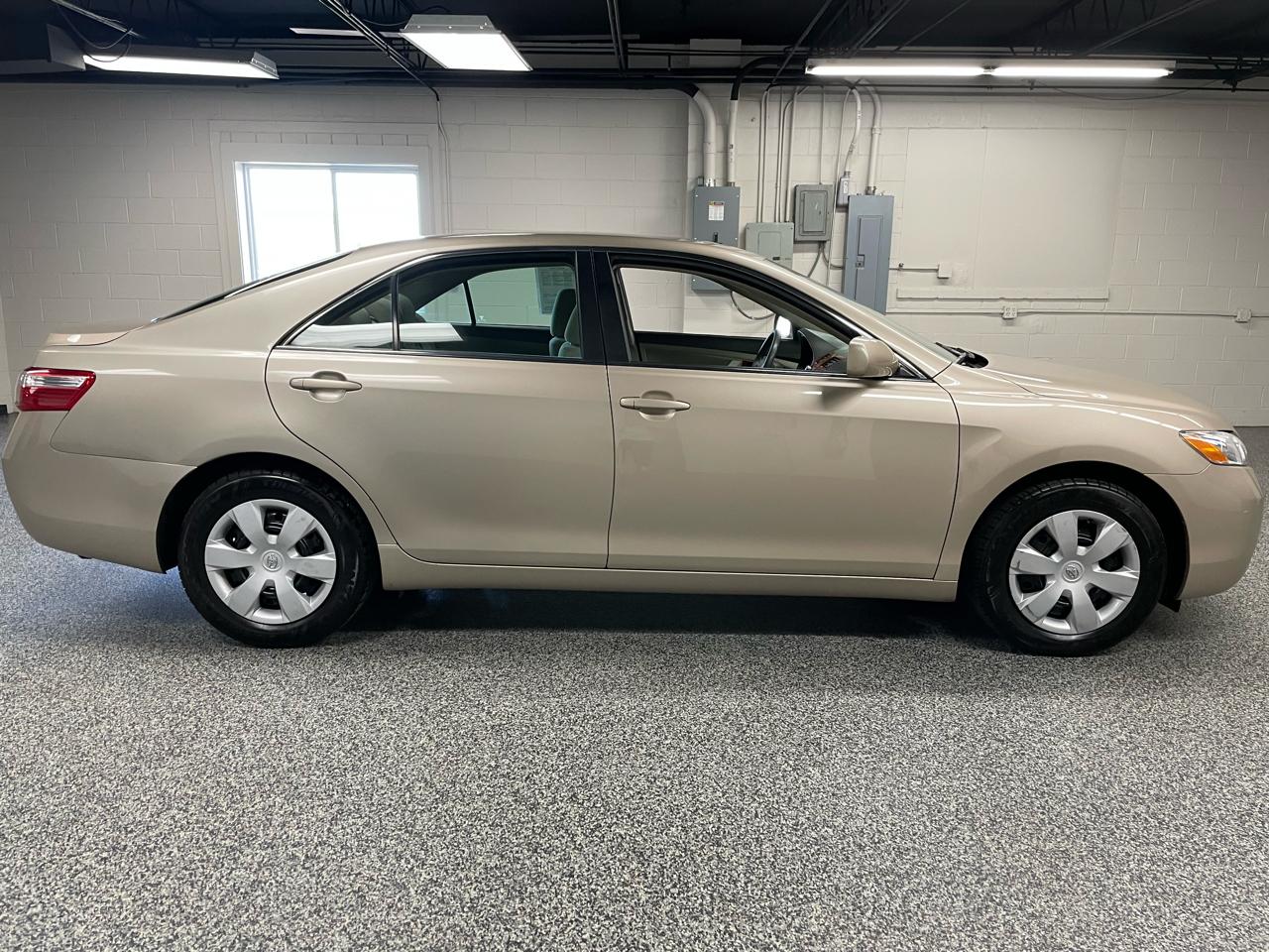 Toyota Camry LE 4D Sedan 2009