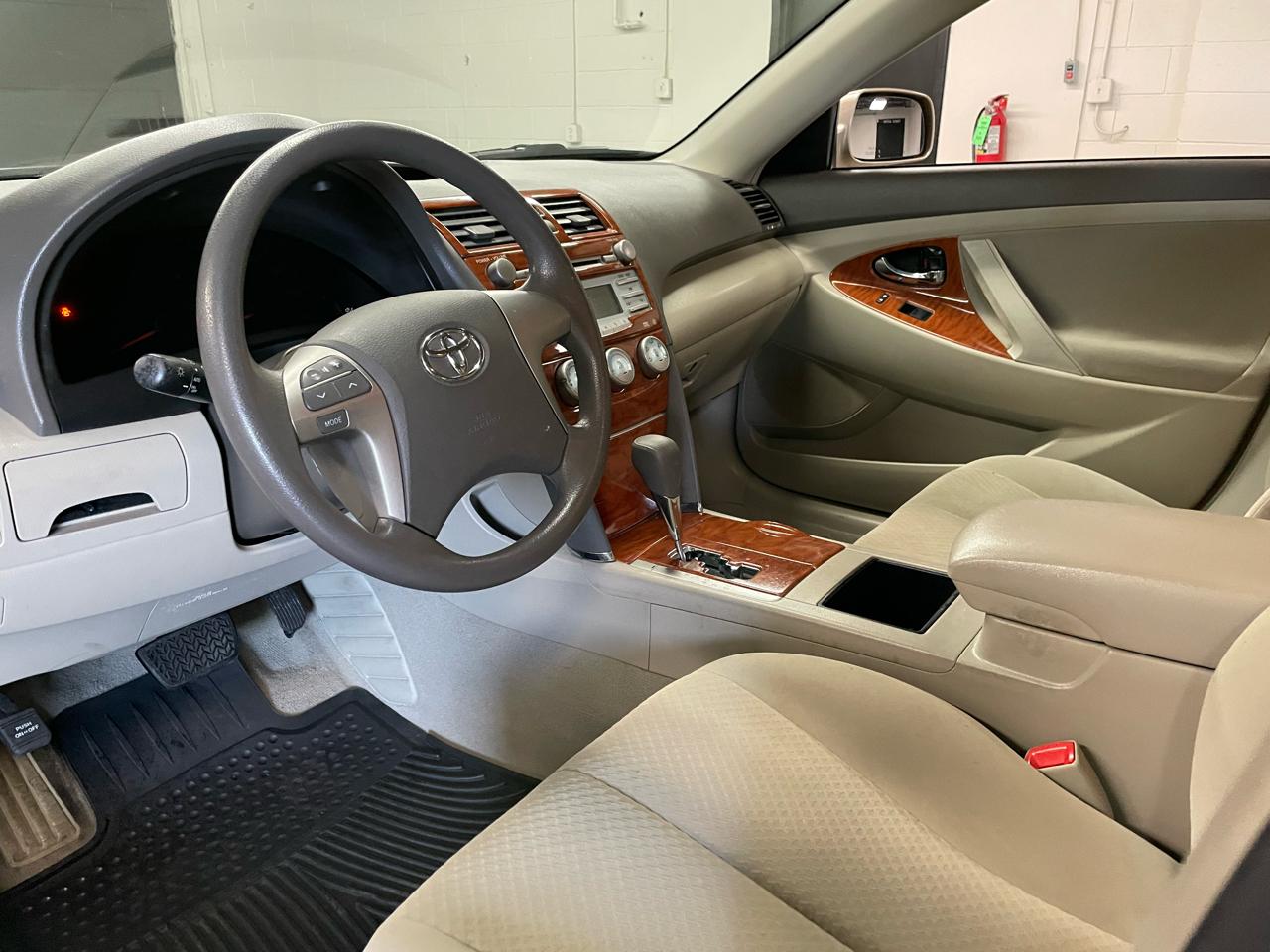 Toyota Camry LE 4D Sedan 2009