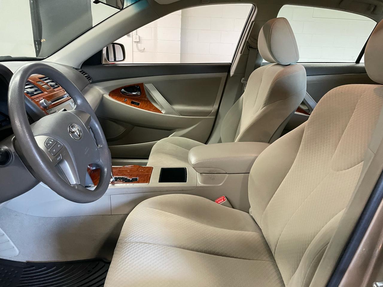 Toyota Camry LE 4D Sedan 2009