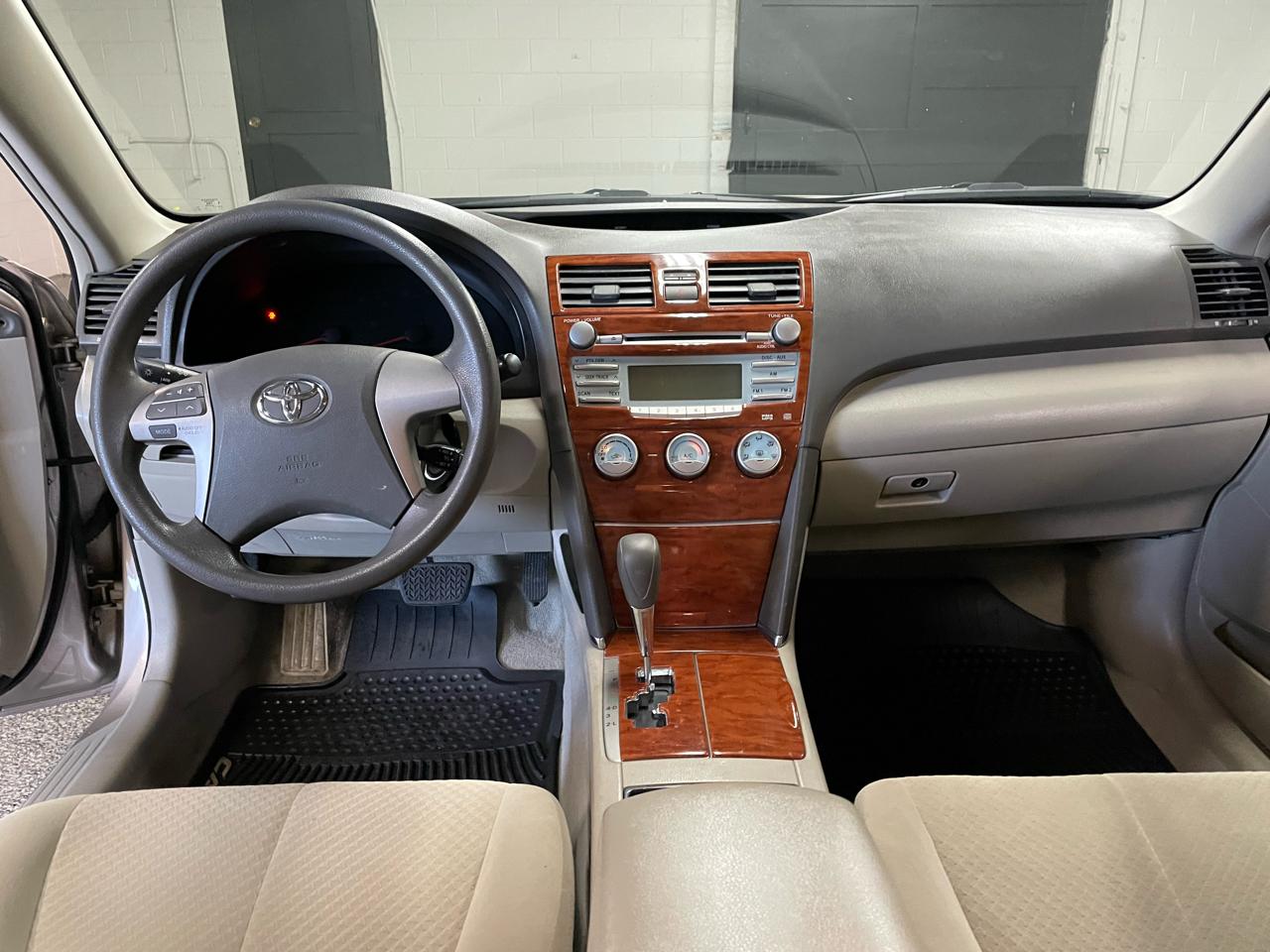 Toyota Camry LE 4D Sedan 2009