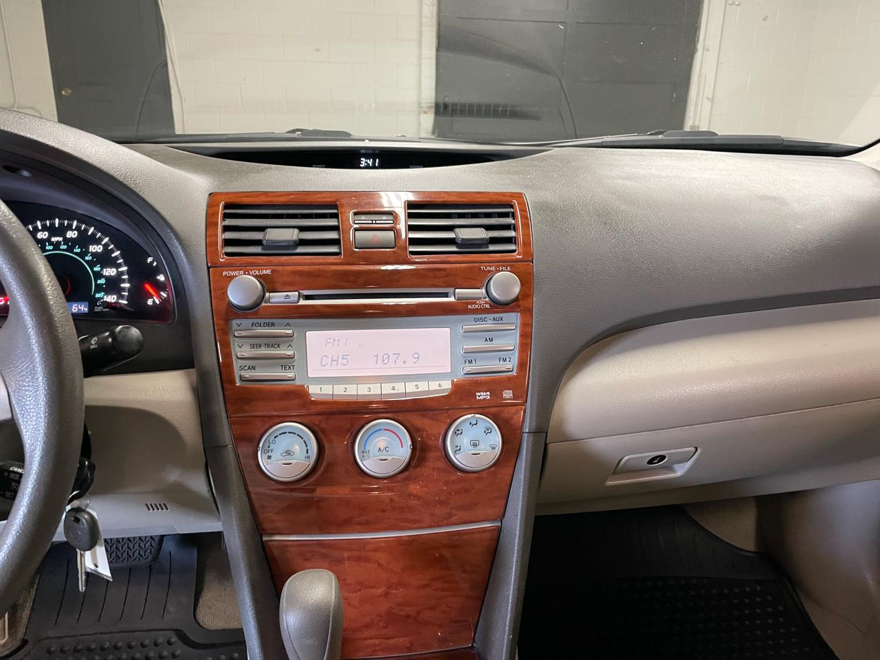 Toyota Camry LE 4D Sedan 2009