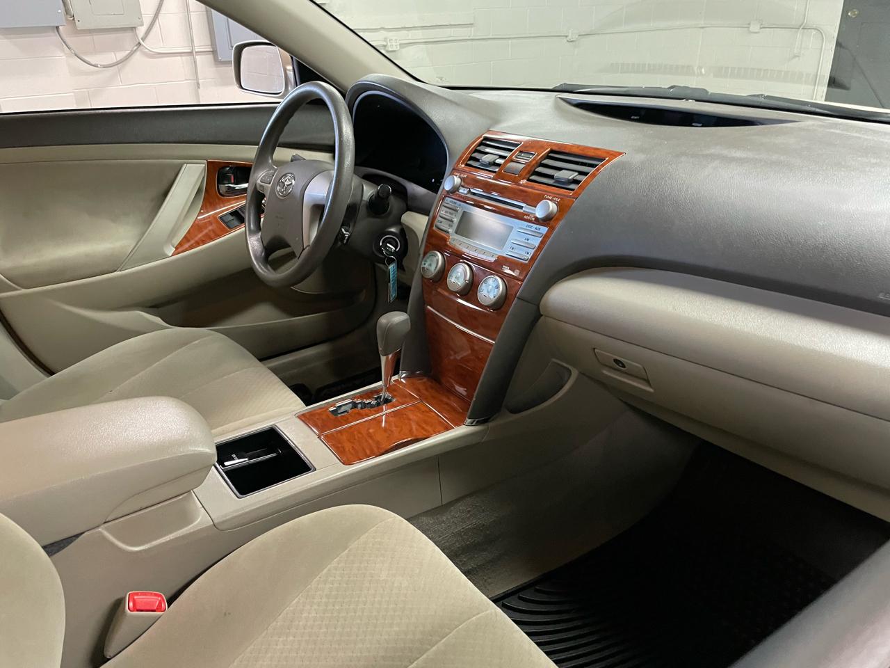Toyota Camry LE 4D Sedan 2009