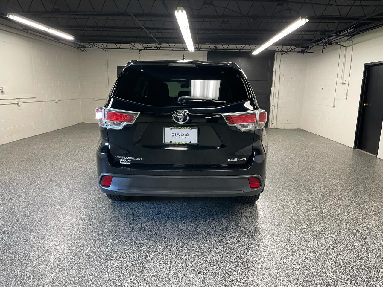 Toyota Highlander XLE AWD V6 2016