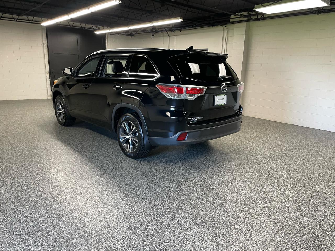 Toyota Highlander XLE AWD V6 2016