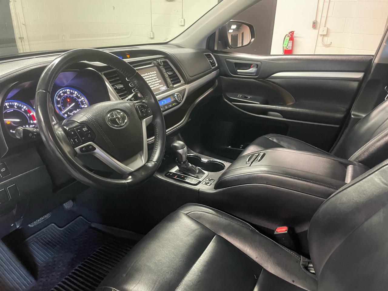 Toyota Highlander XLE AWD V6 2016