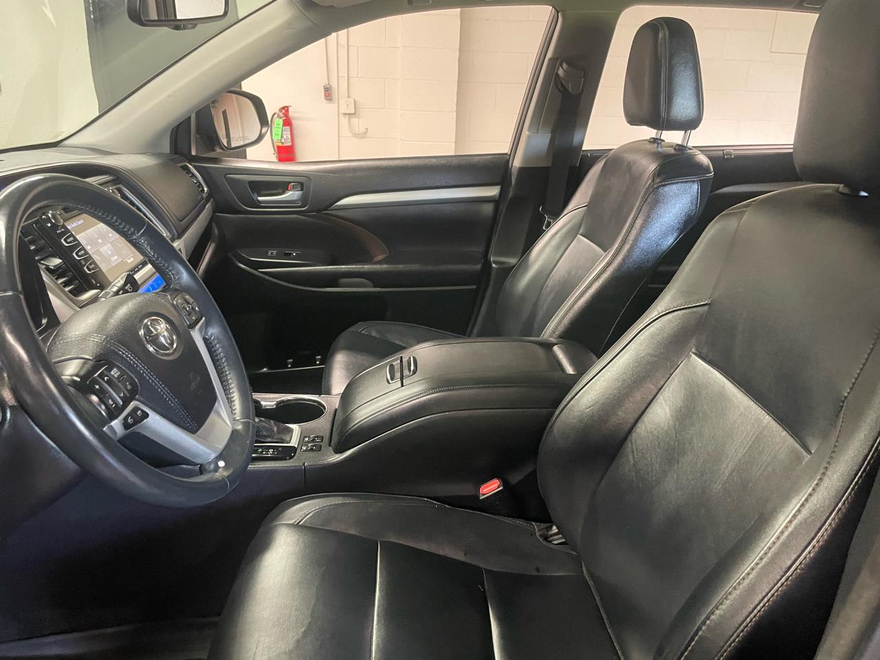 Toyota Highlander XLE AWD V6 2016