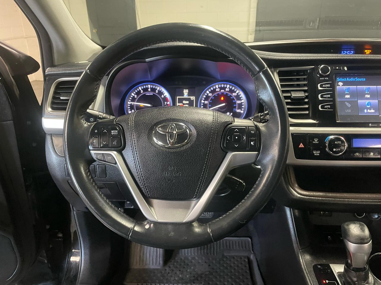 Toyota Highlander XLE AWD V6 2016