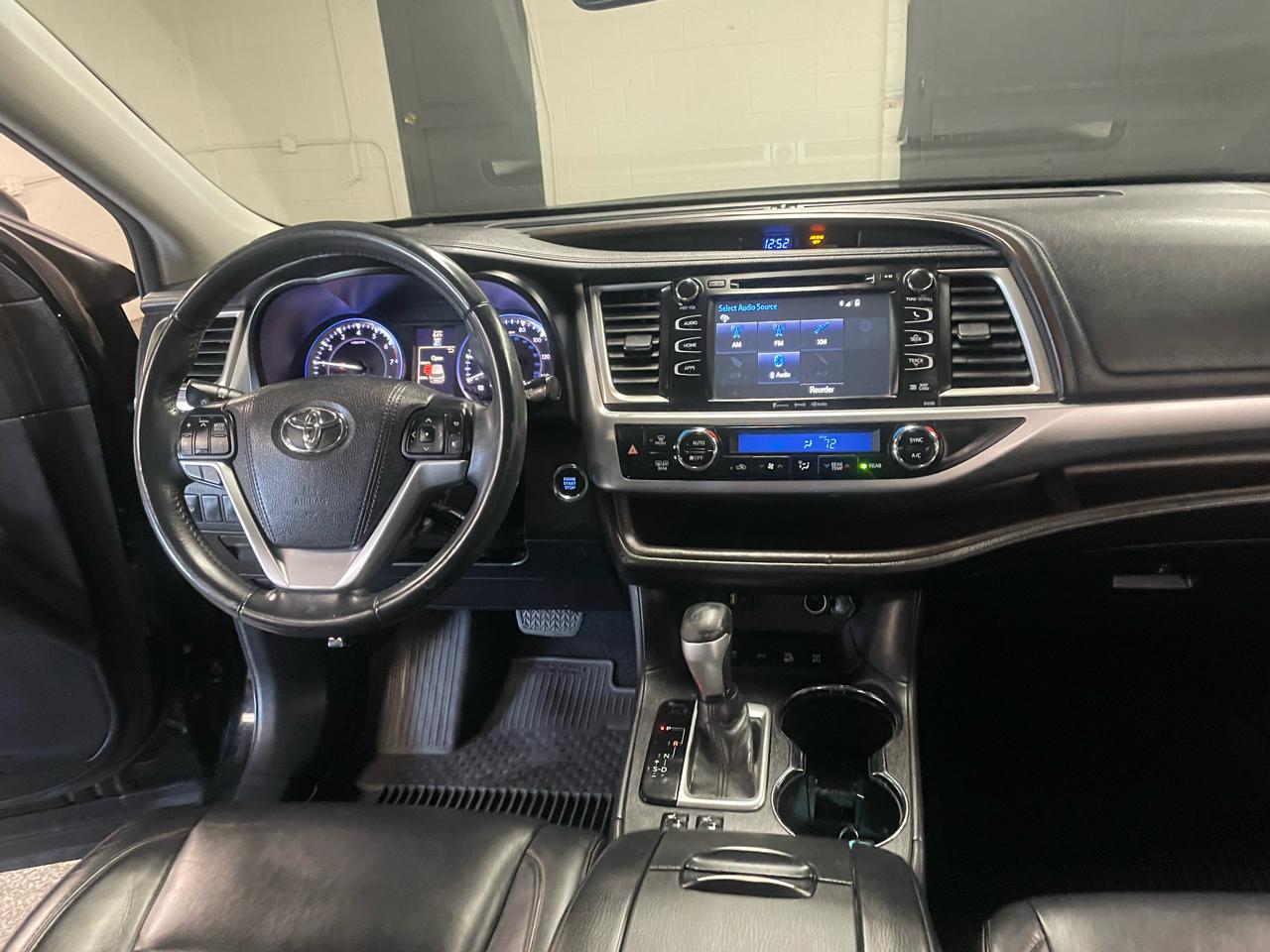 Toyota Highlander XLE AWD V6 2016