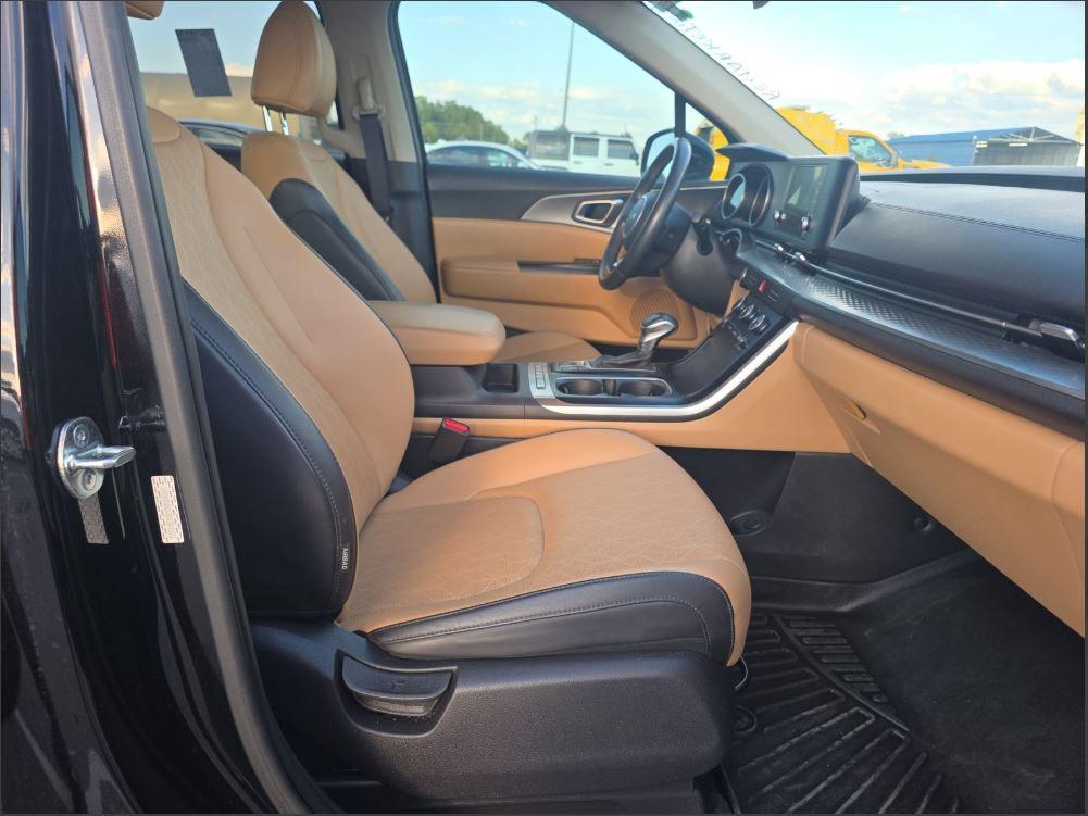 Kia Carnival LX 2024