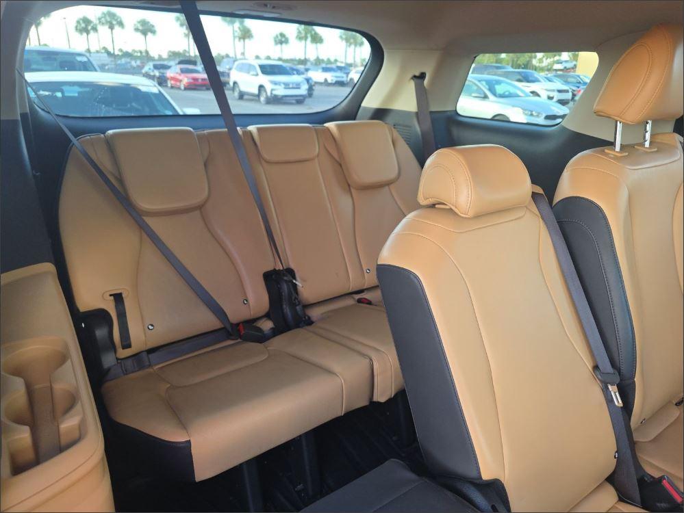 Kia Carnival LX 2024