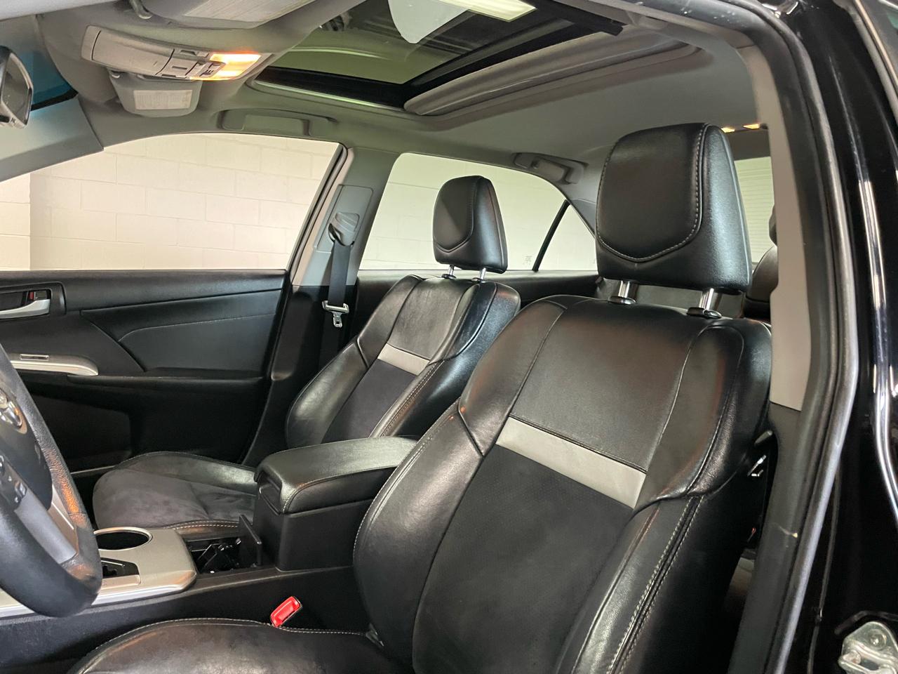 Toyota Camry SE V6 2013