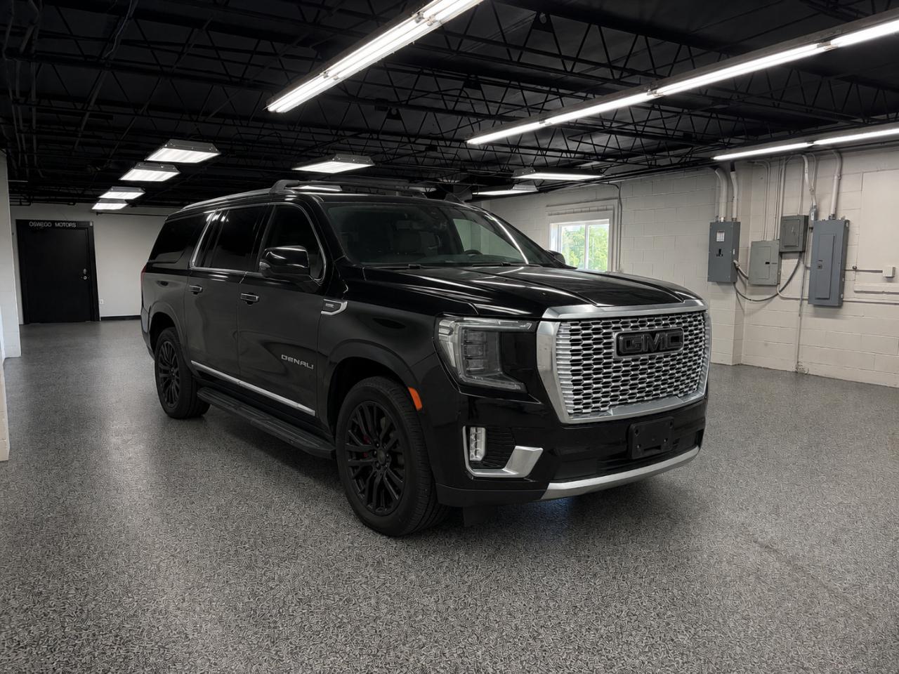 GMC Yukon XL Denali 4WD 2021