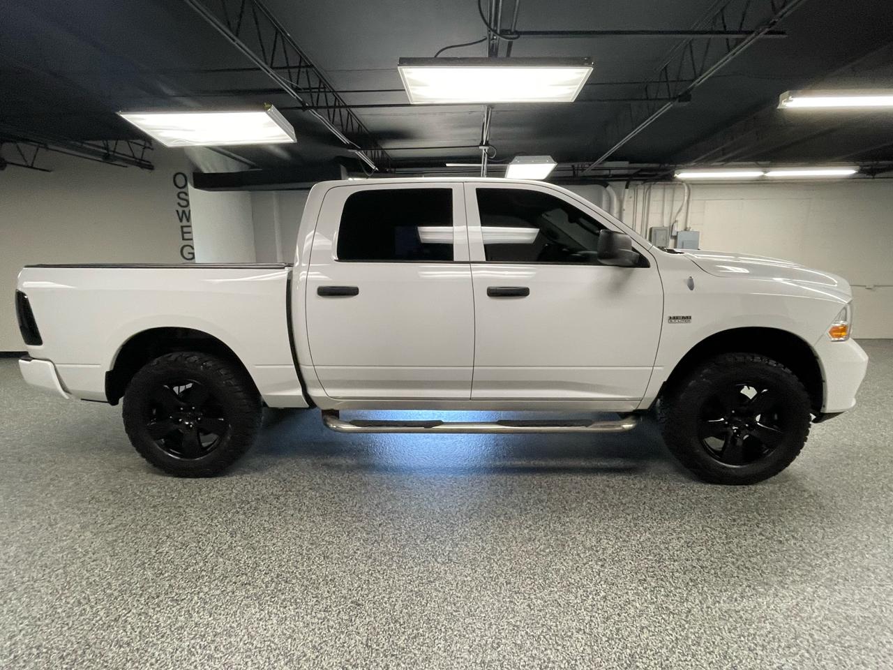 RAM 1500 Express 4x4 Crew Cab 5'7" Box 2012