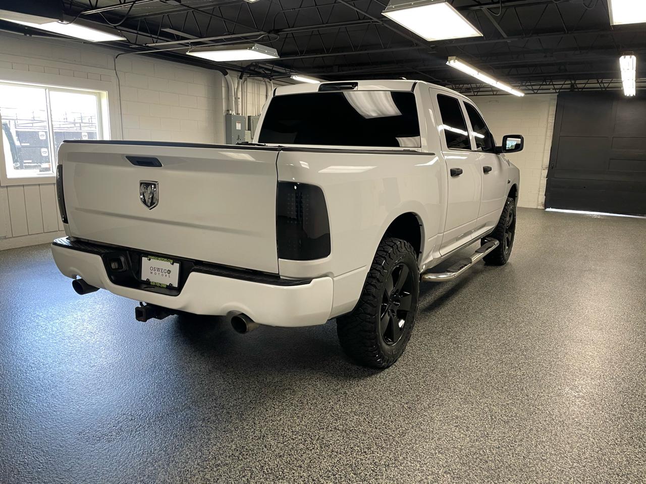 RAM 1500 Express 4x4 Crew Cab 5'7" Box 2012
