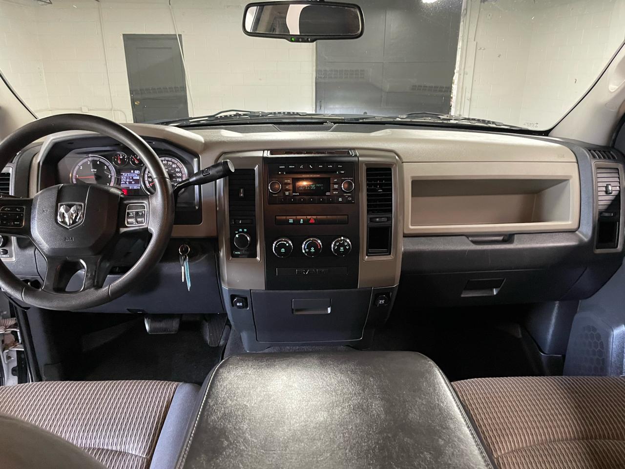 RAM 1500 Express 4x4 Crew Cab 5'7" Box 2012