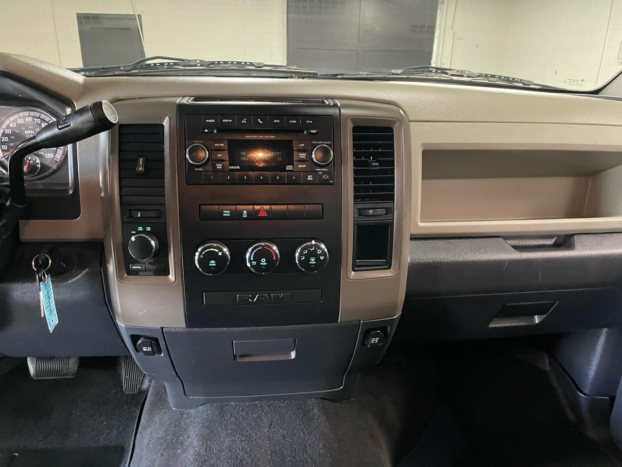RAM 1500 Express 4x4 Crew Cab 5'7" Box 2012