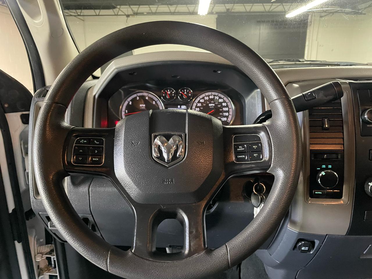 RAM 1500 Express 4x4 Crew Cab 5'7" Box 2012