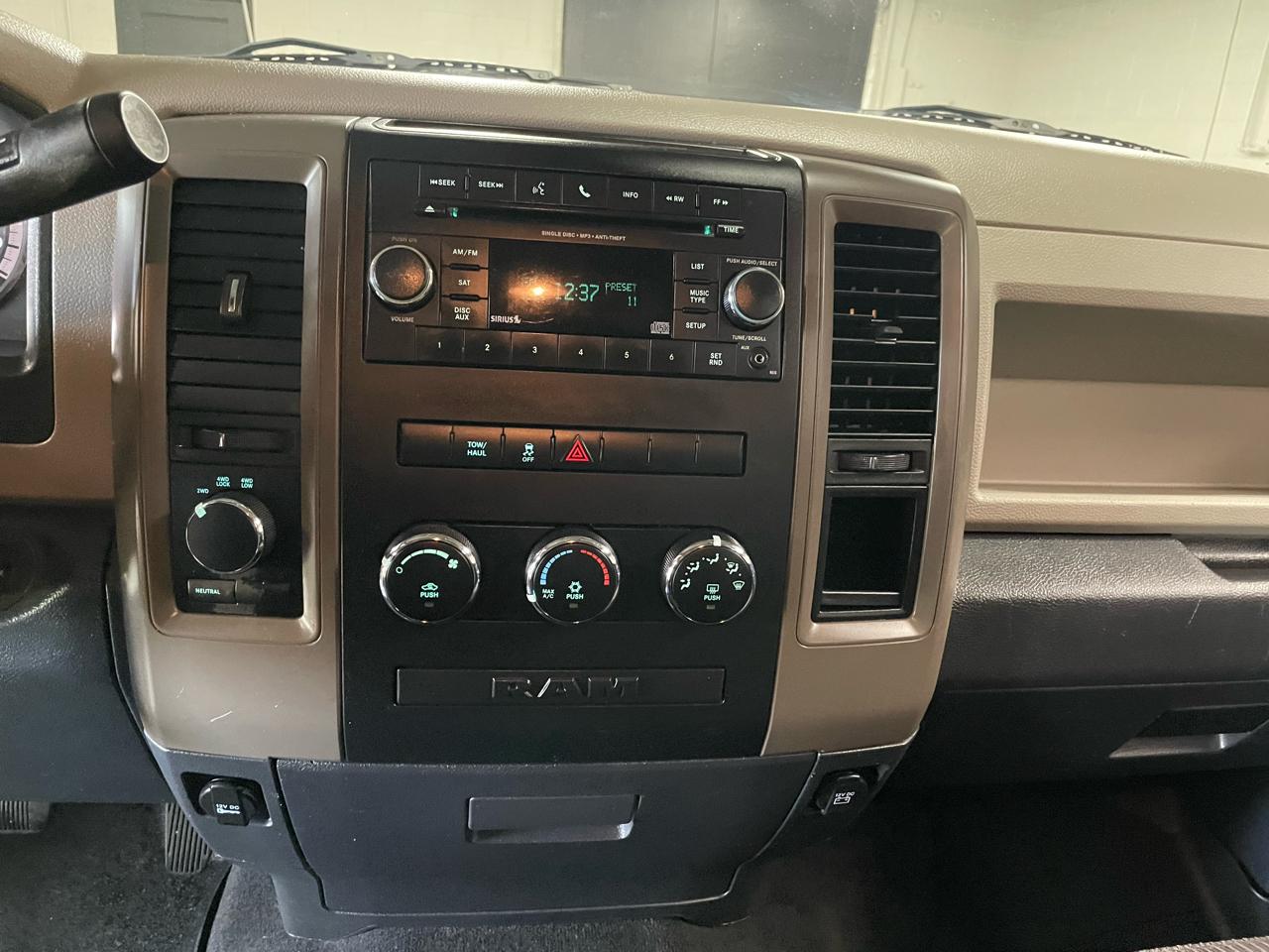 RAM 1500 Express 4x4 Crew Cab 5'7" Box 2012