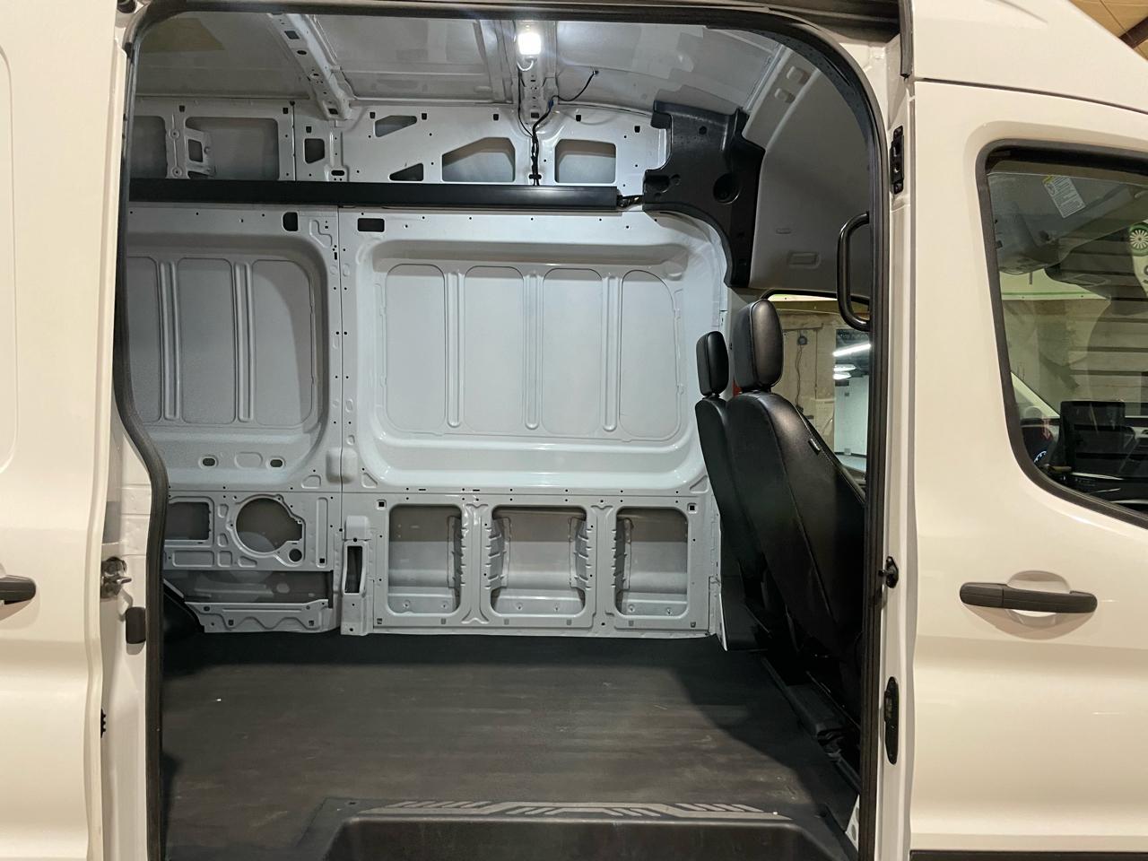 Ford Transit 350 Van High Roof w/Sliding Pass. 148-in. WB EL 2023