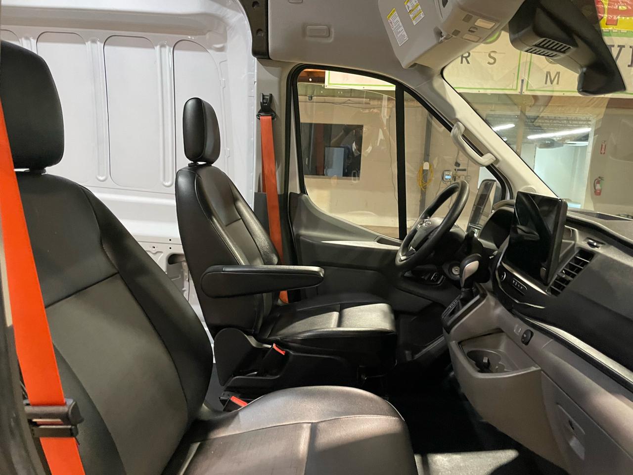 Ford Transit 350 Van High Roof w/Sliding Pass. 148-in. WB EL 2023