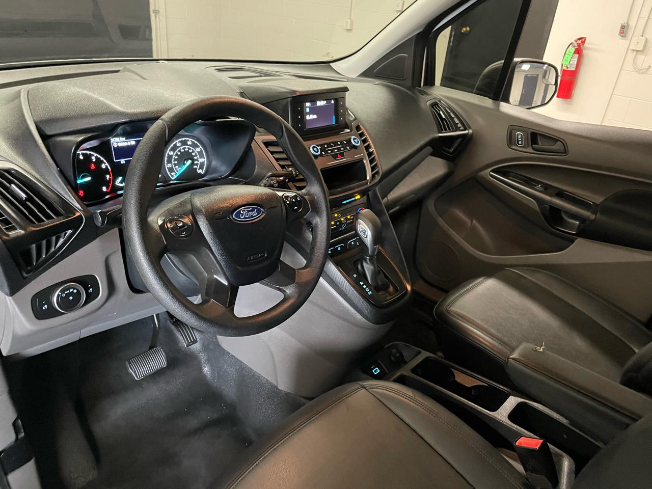 Ford Transit Connect Cargo Van XL LWB w/Rear Liftgate 2023