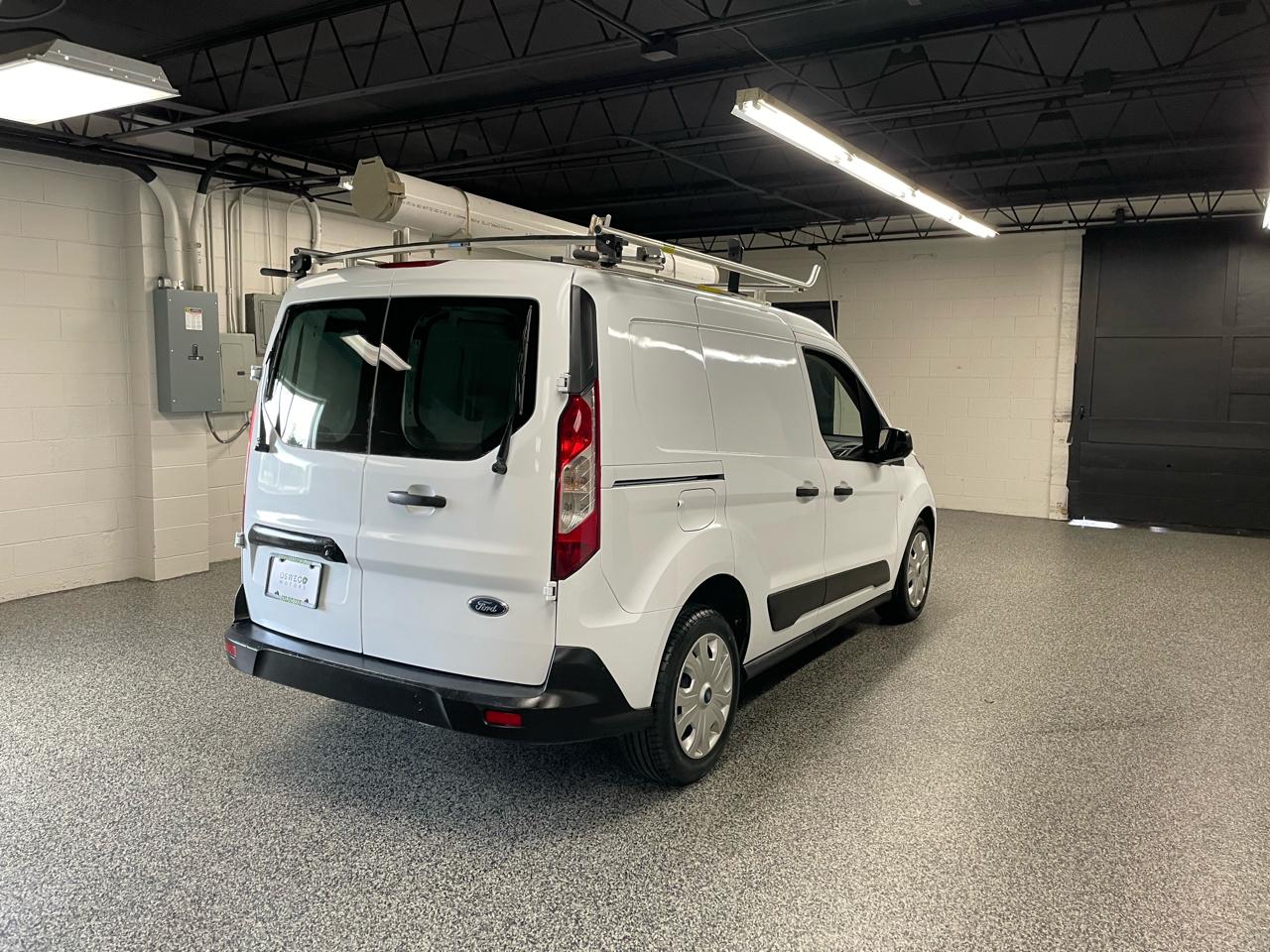 Ford Transit Connect Cargo Van XLT SWB 2022