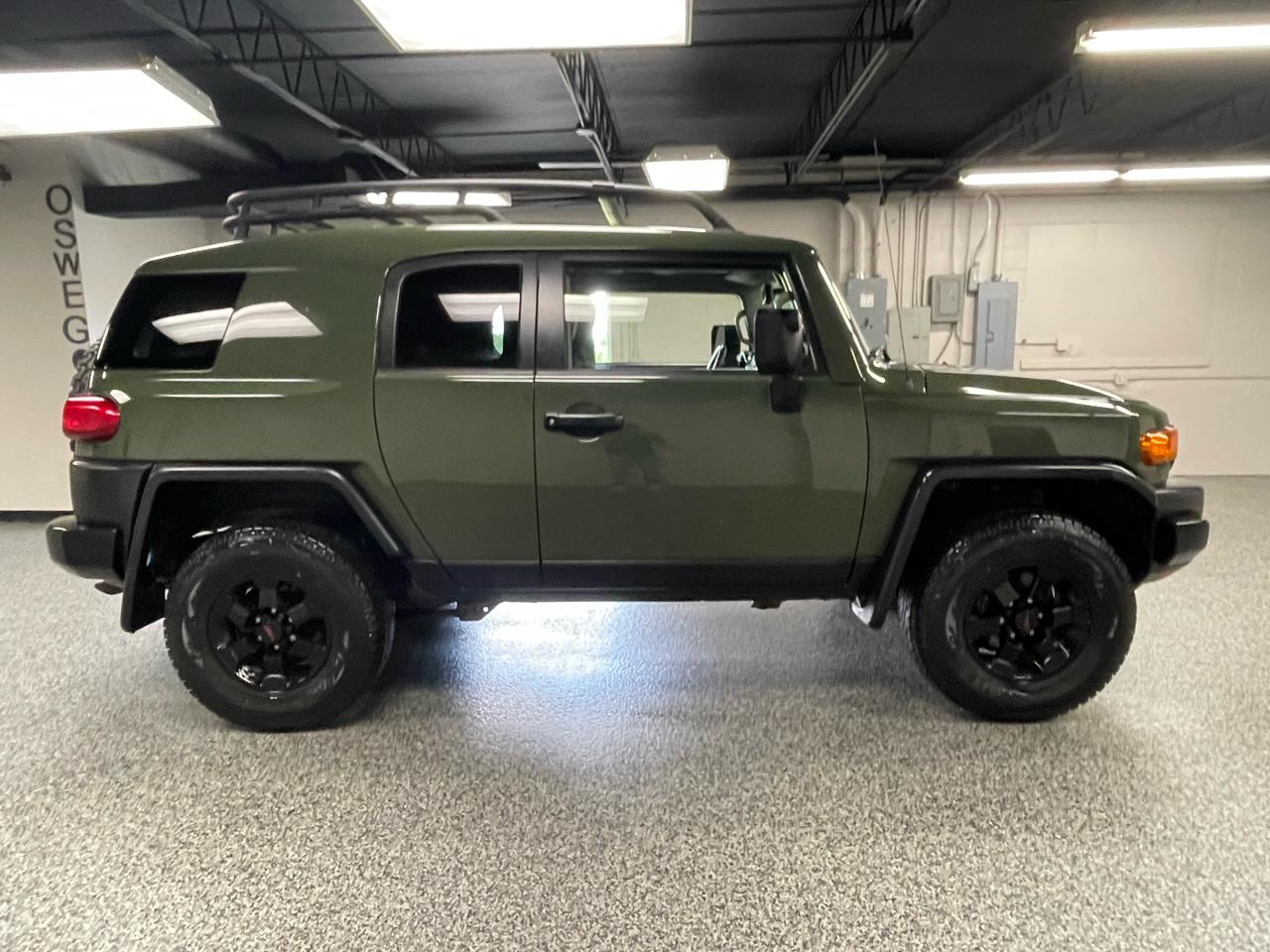 Toyota FJ Cruiser  2011
