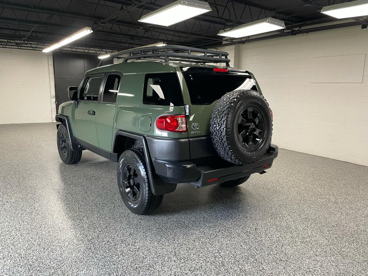 Toyota FJ Cruiser  2011