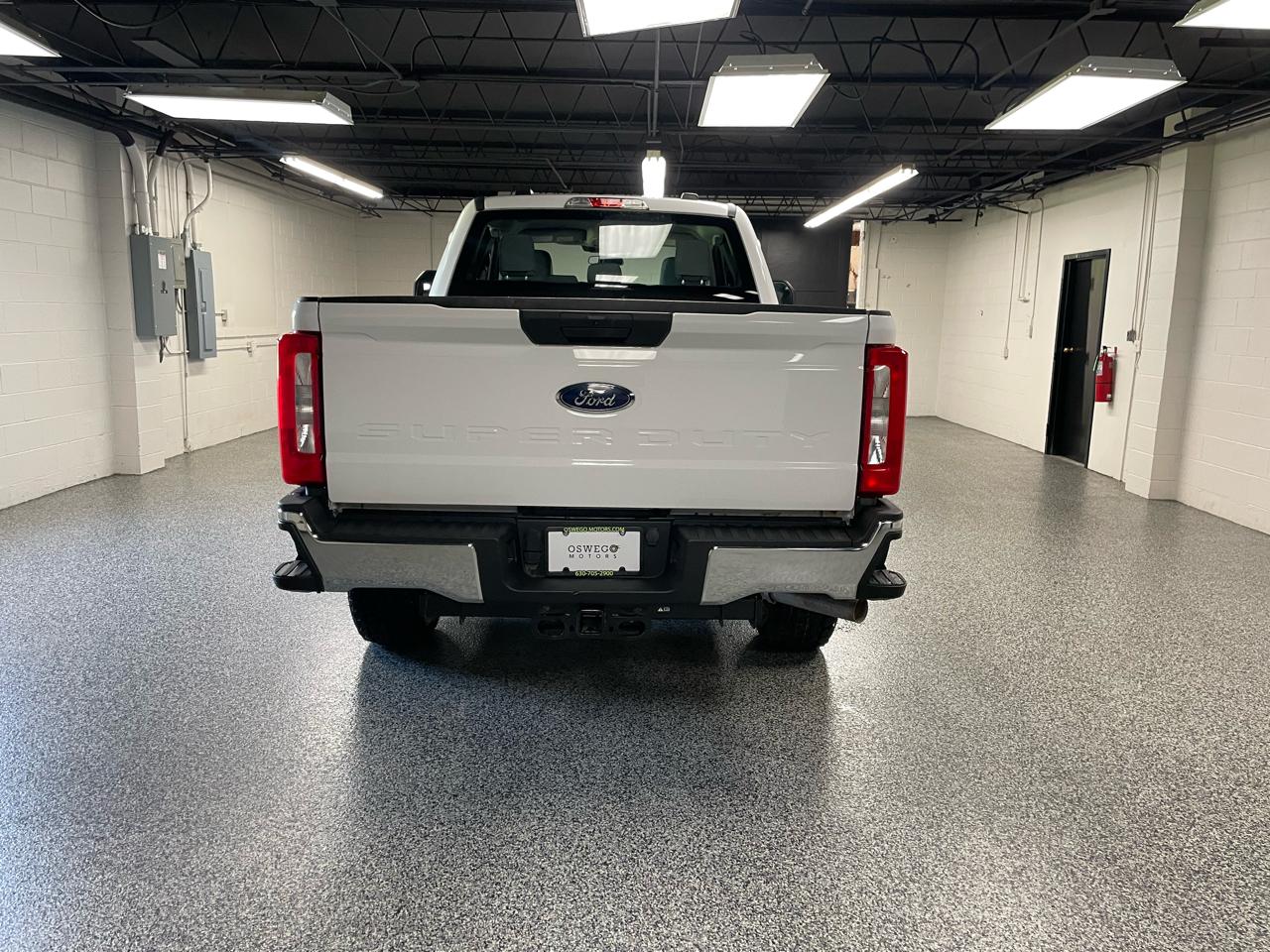 Ford F-250 SD XL SuperCab 4WD 2023