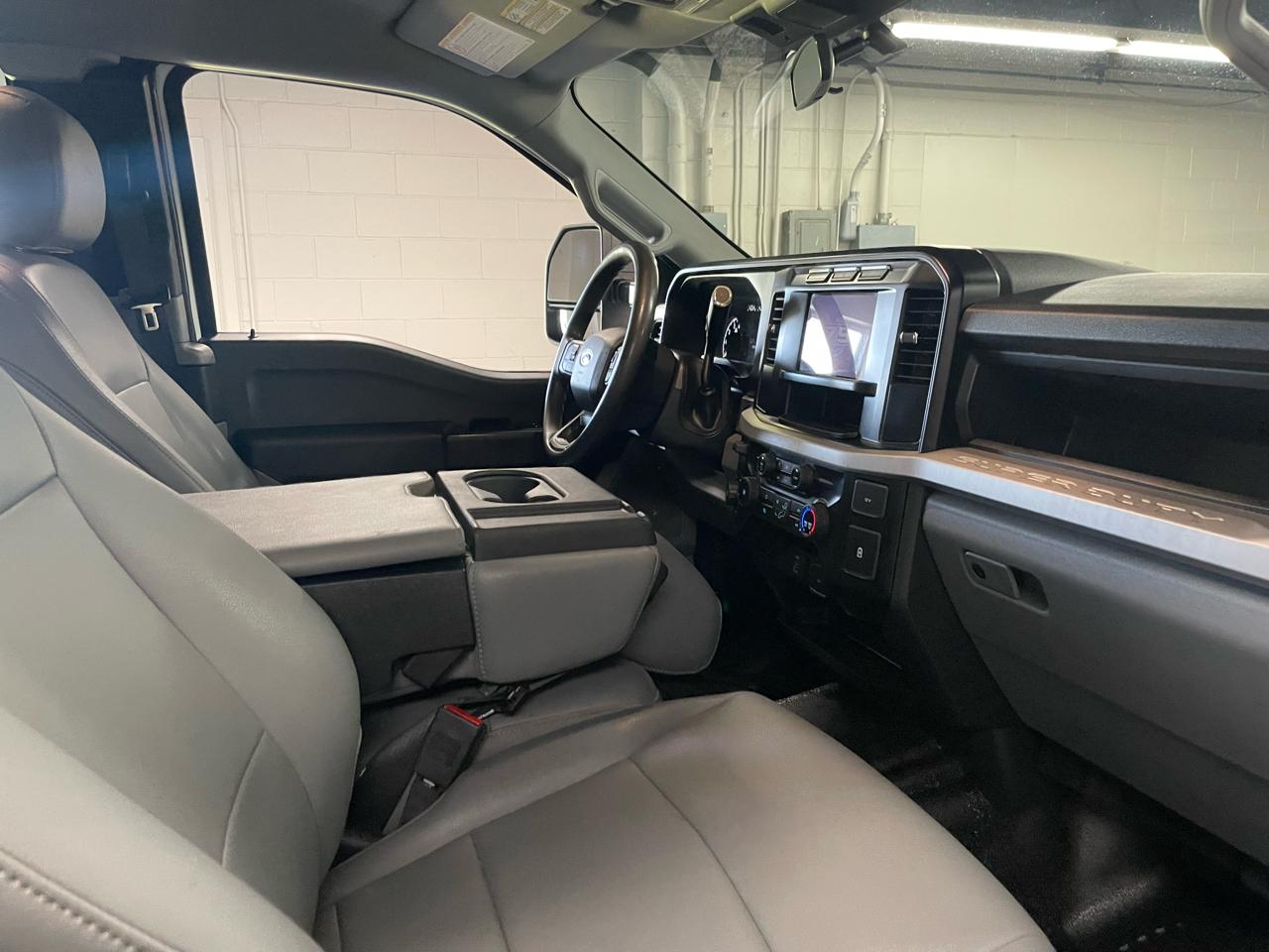 Ford F-250 SD XL SuperCab 4WD 2023