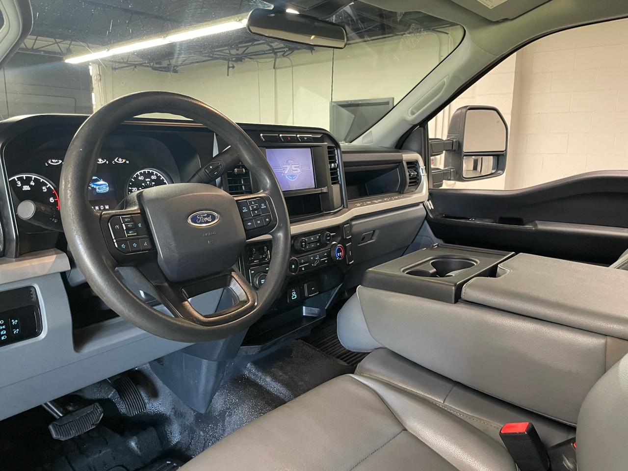 Ford F-250 SD XL SuperCab 4WD 2023