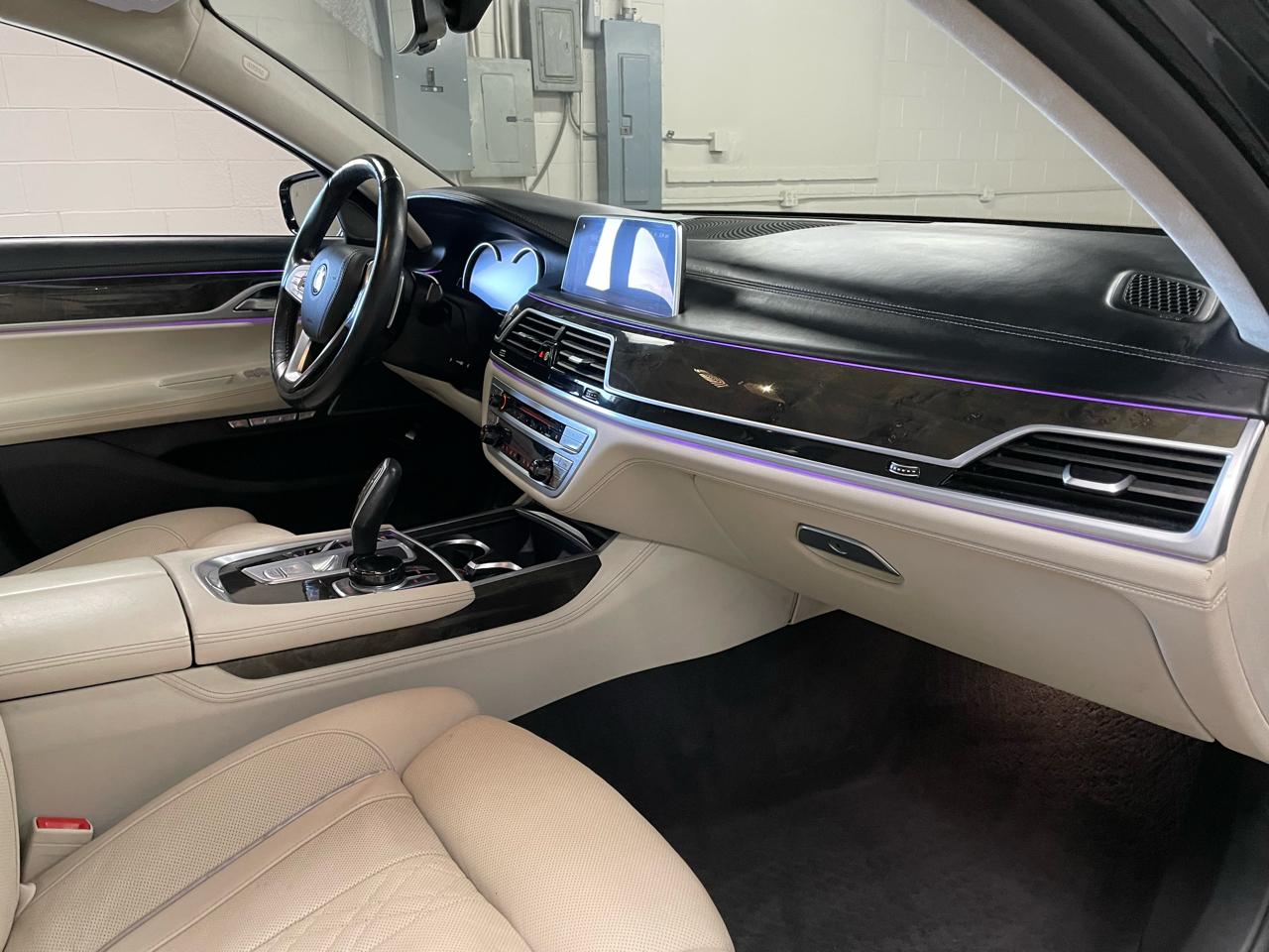 BMW 7-Series 750xi 2018