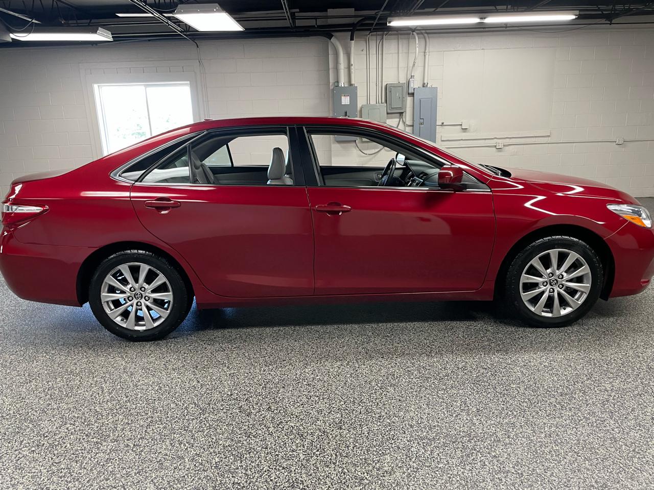 Toyota Camry XLE 2017