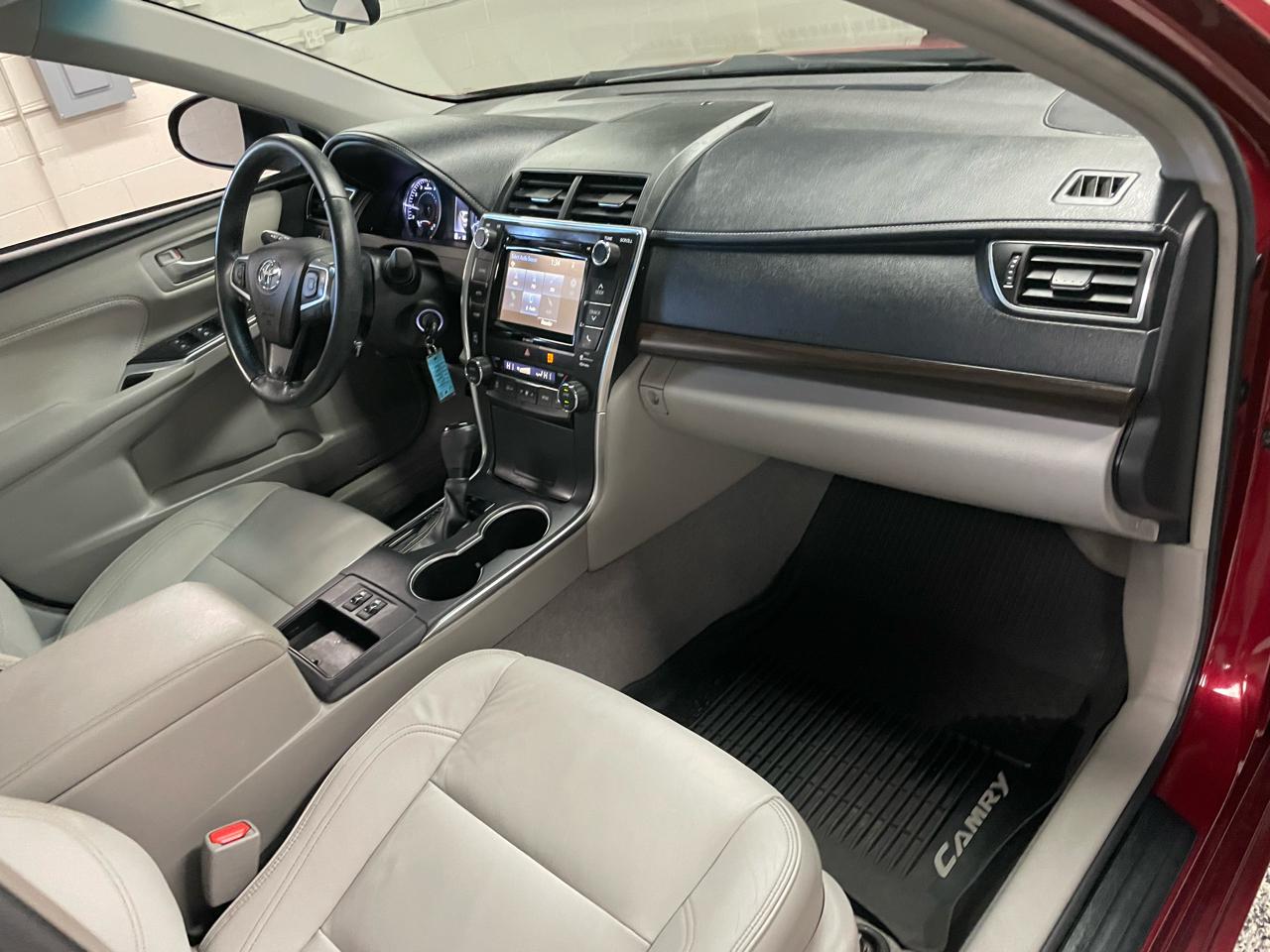 Toyota Camry XLE 2017