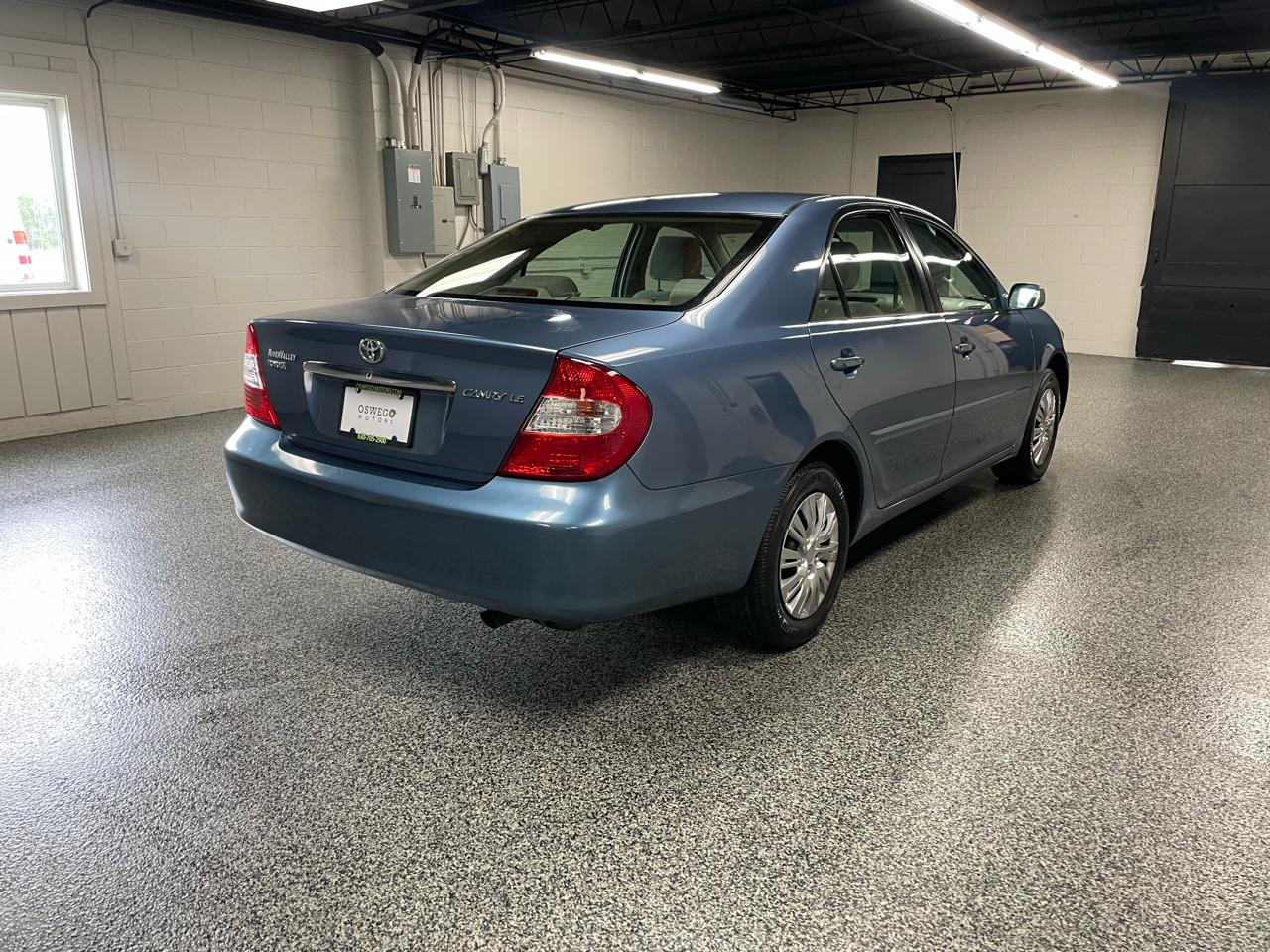 Toyota Camry LE 2004