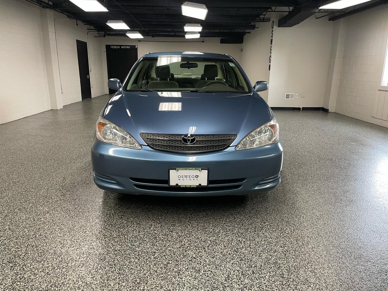 Toyota Camry LE 2004