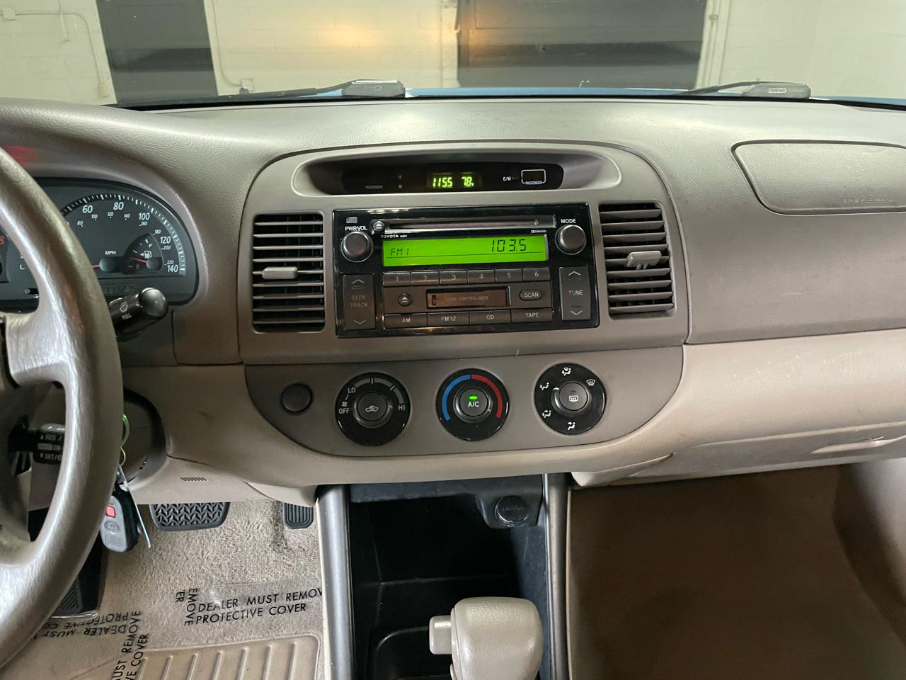 Toyota Camry LE 2004