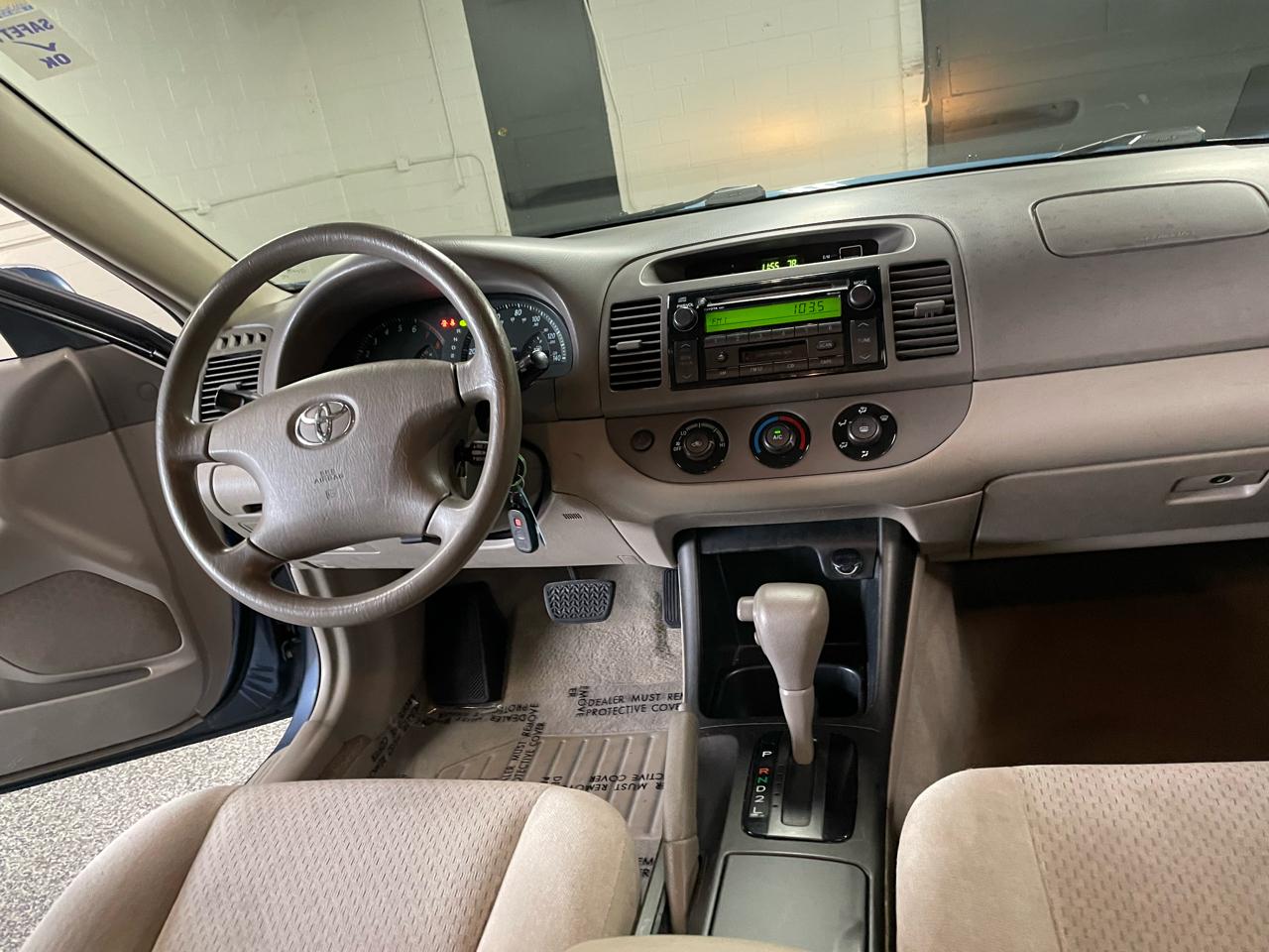 Toyota Camry LE 2004