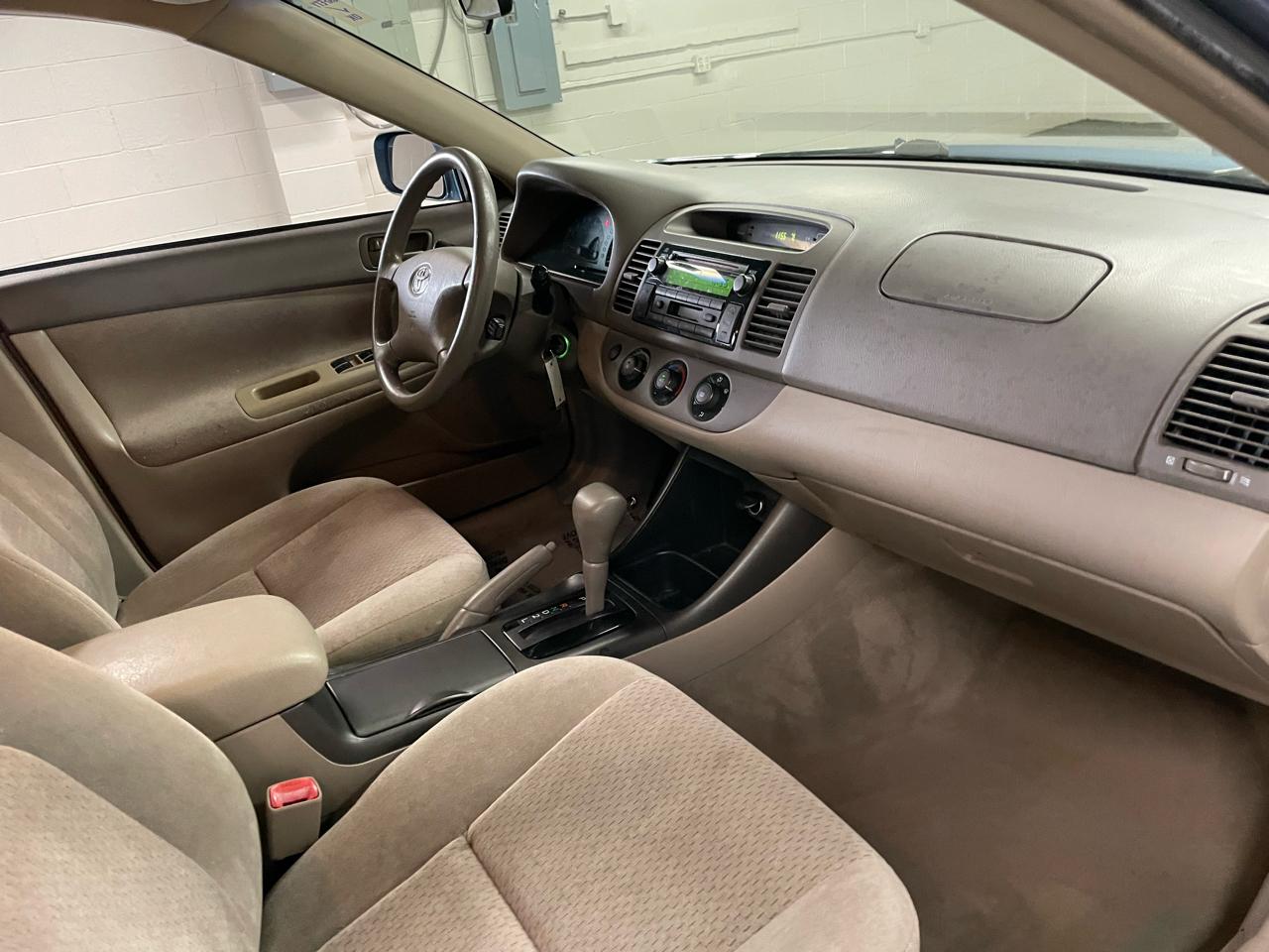 Toyota Camry LE 2004