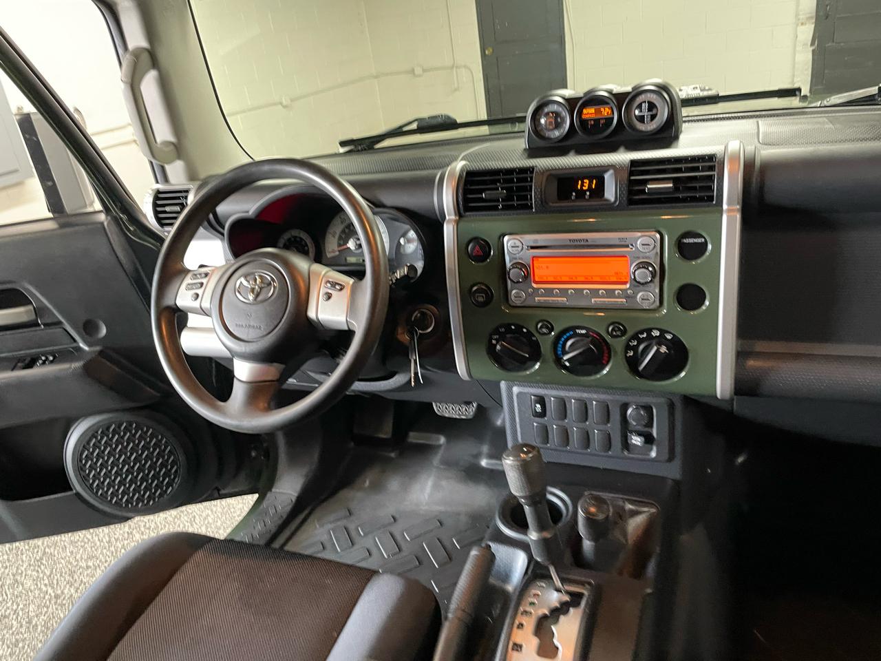 Toyota FJ Cruiser 4WD 2014