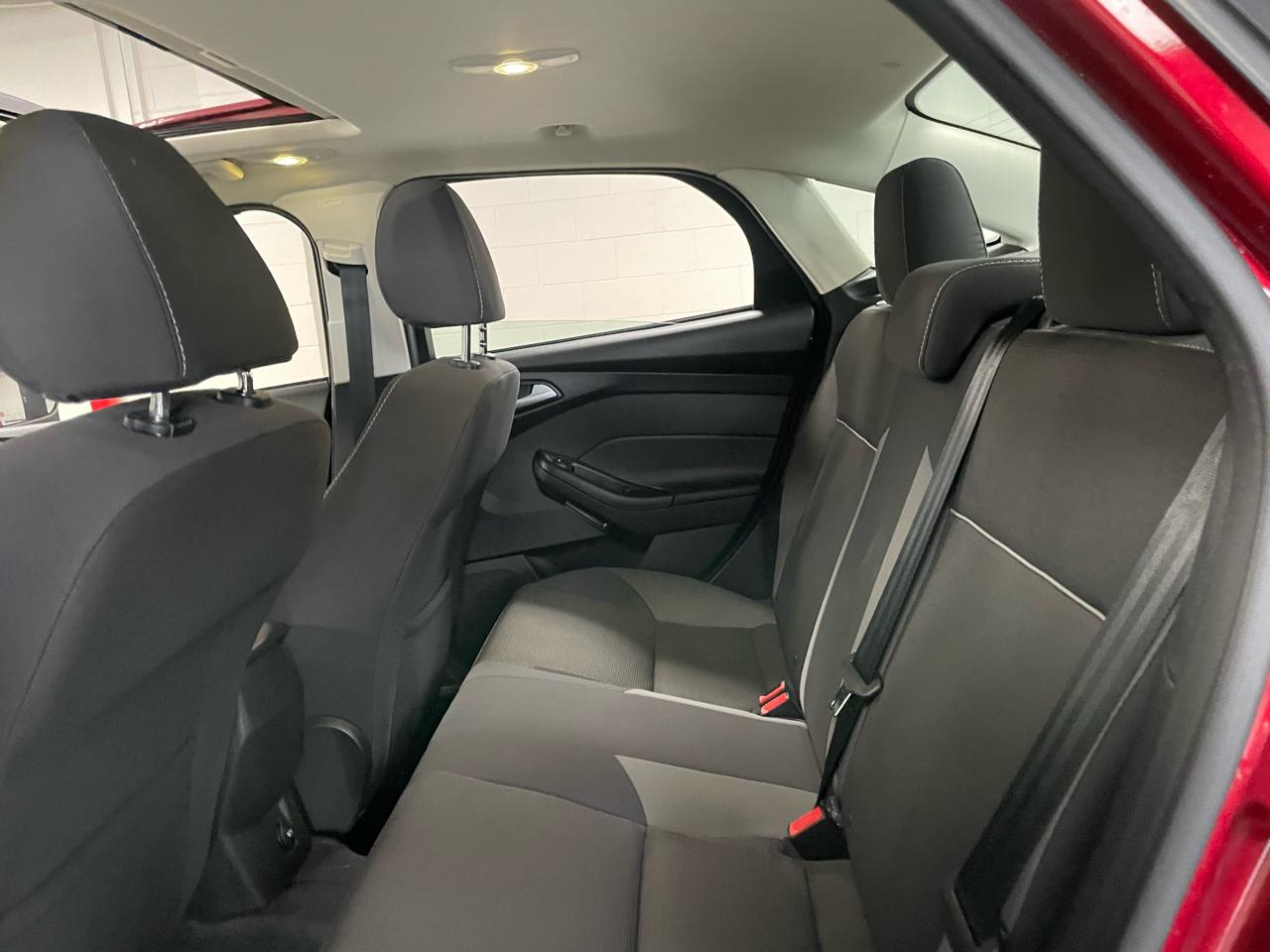 Ford Focus SE Sedan 2013