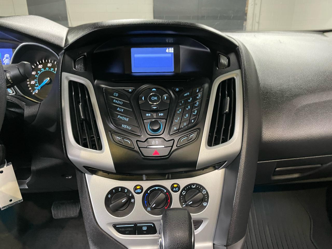 Ford Focus SE Sedan 2013
