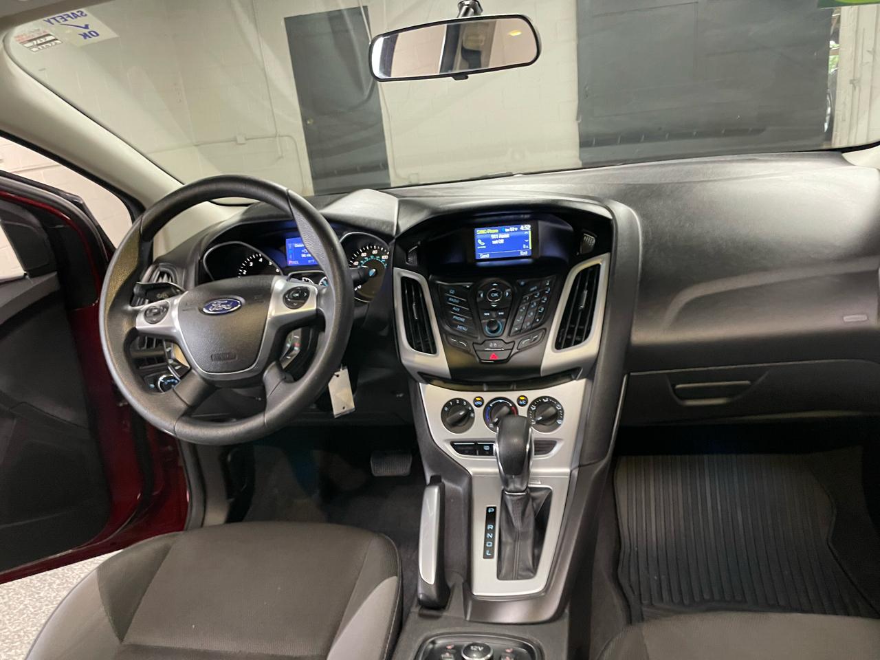 Ford Focus SE Sedan 2013