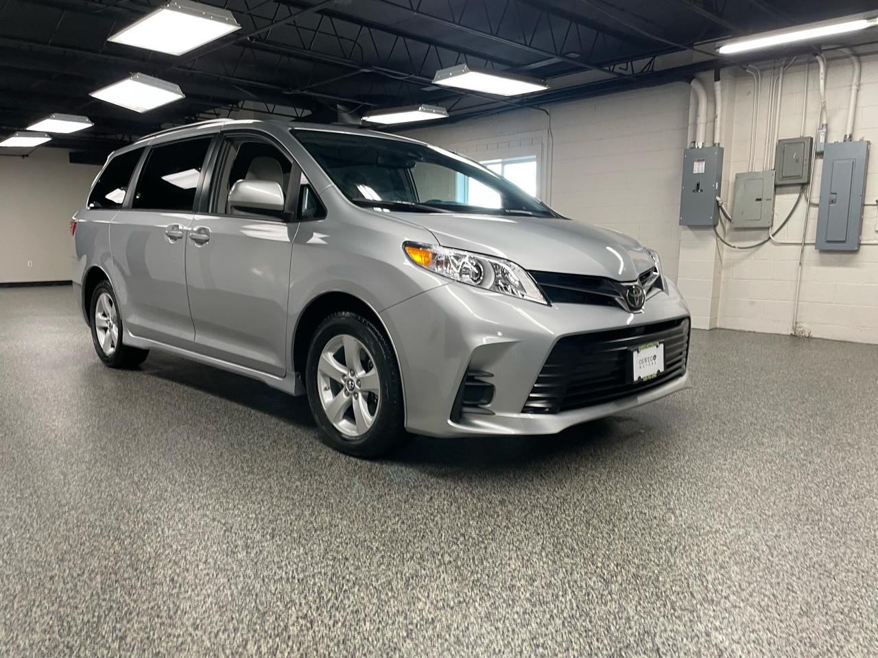Toyota Sienna LE 8-Passenger 2019