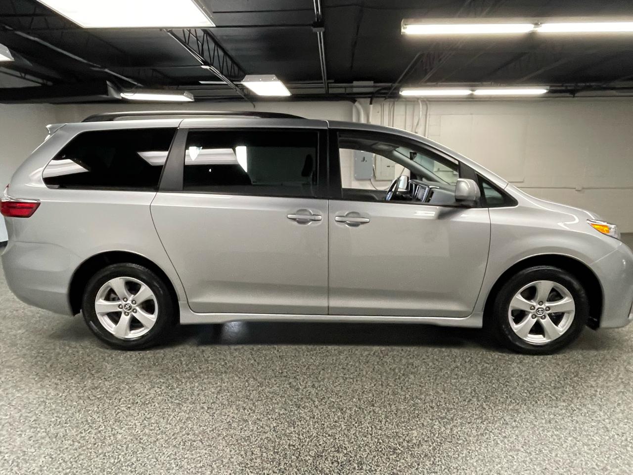 Toyota Sienna LE 8-Passenger 2019