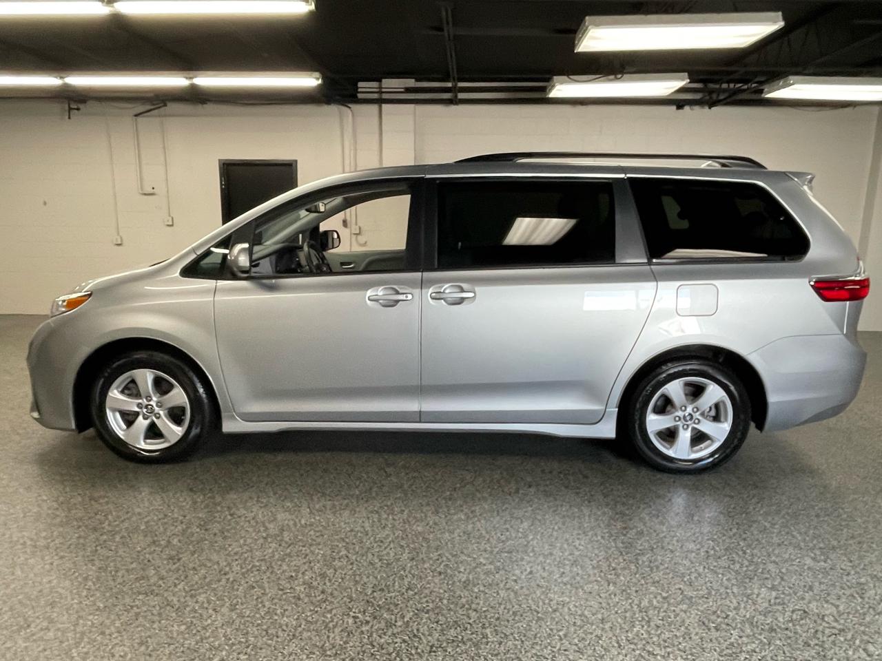 Toyota Sienna LE 8-Passenger 2019