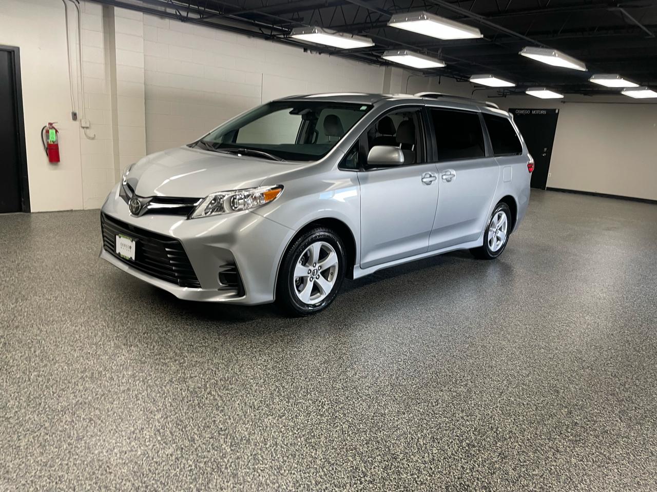 Toyota Sienna LE 8-Passenger 2019