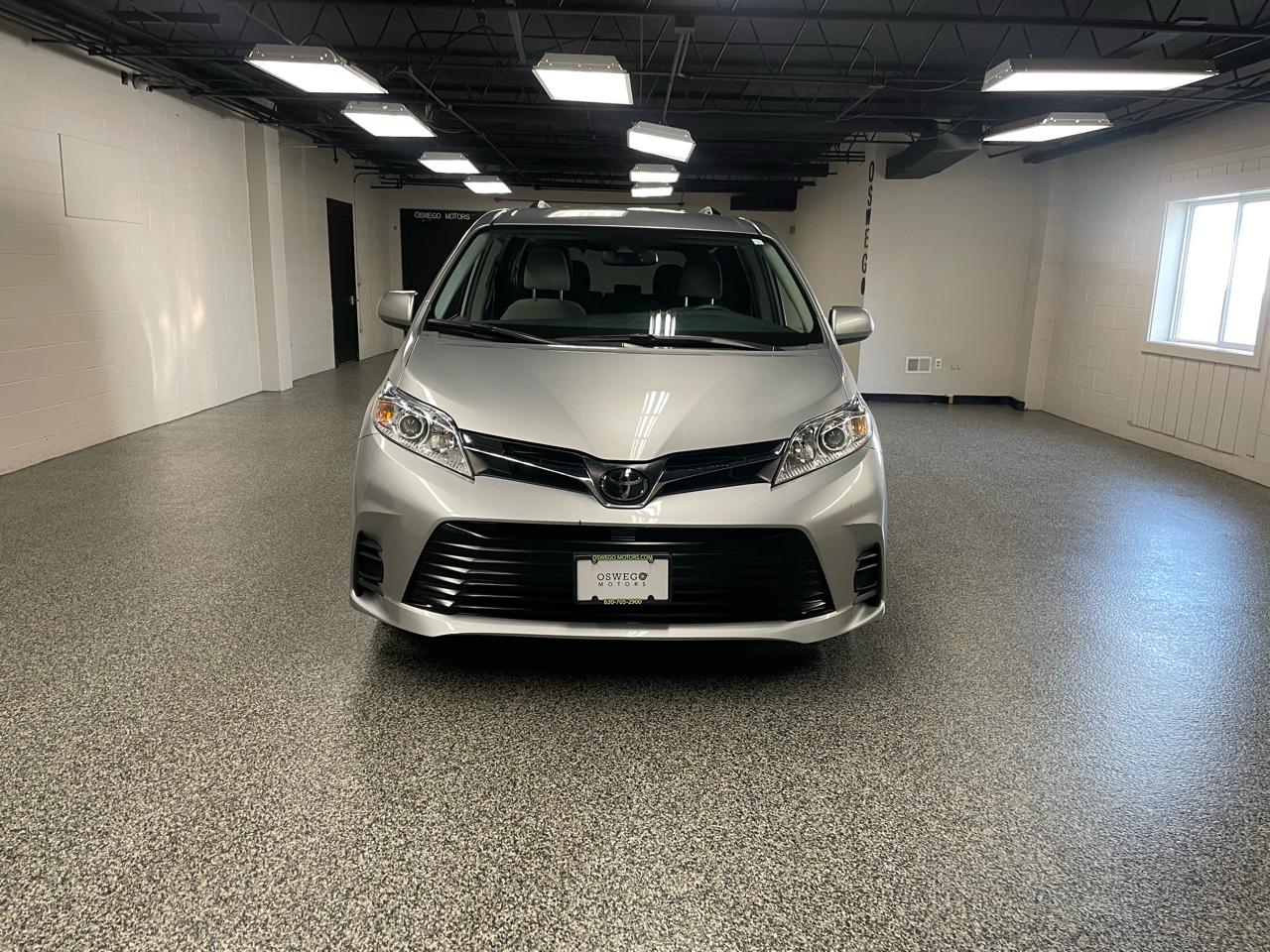 Toyota Sienna LE 8-Passenger 2019