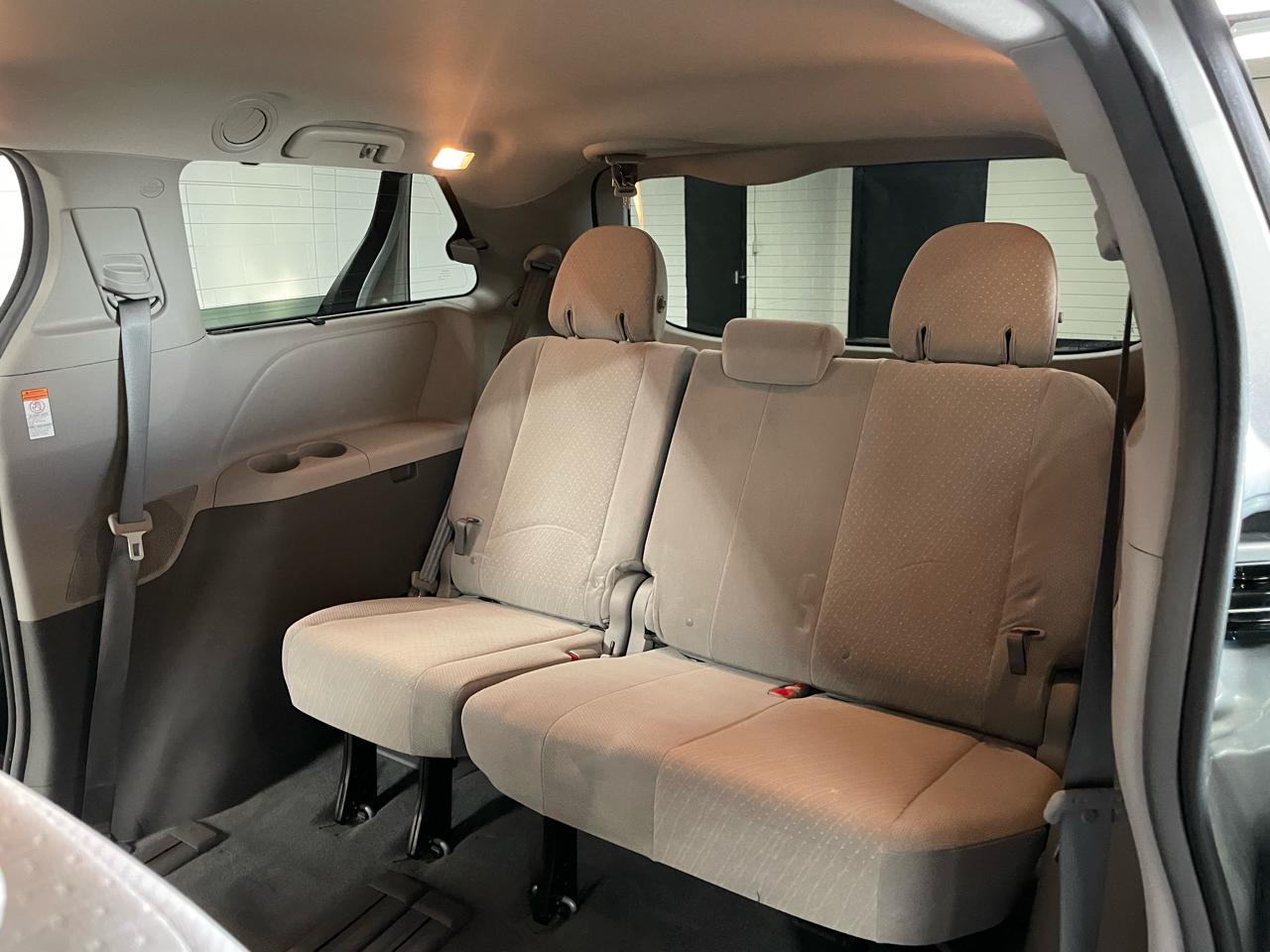 Toyota Sienna LE 8-Passenger 2019